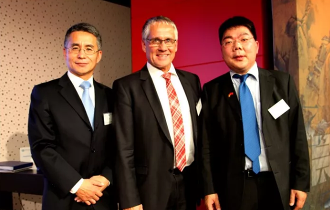 洋河品鑒會(huì)現(xiàn)場(chǎng)合影 洋河品鑒會(huì)現(xiàn)場(chǎng)合影