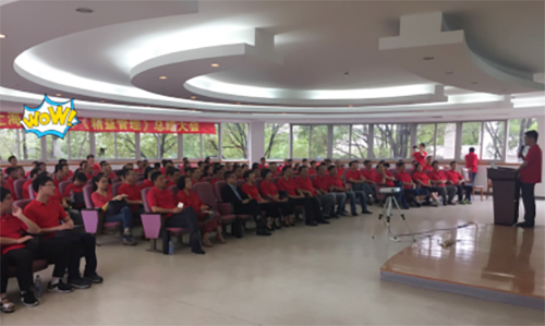 精益辦葉經(jīng)理進(jìn)行項目匯報